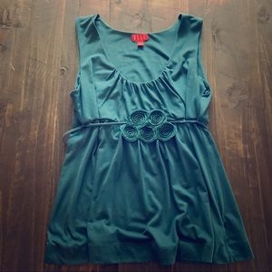 ELLE Sleeveless top with appliqué and tie belt